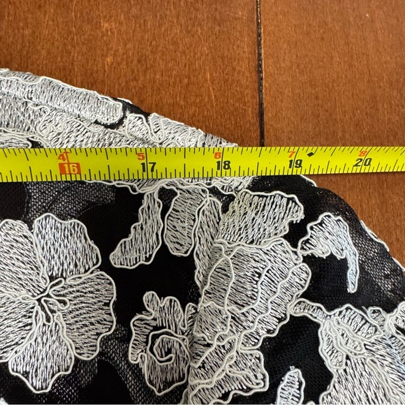 Alex Evenings Woman Sheer Black & White Floral Embroidered Jacket Topper 3x - Picture 9 of 13